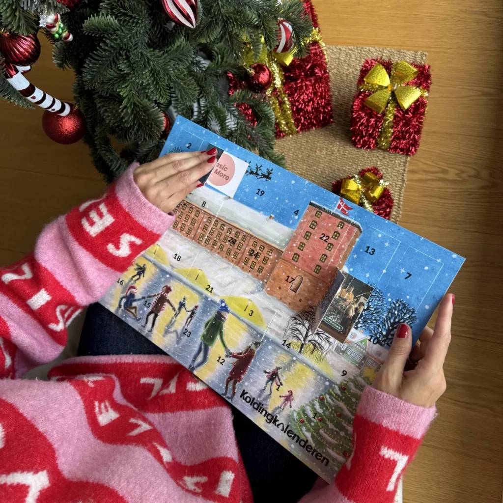 Kalenderlåge åbnes i Koldingkalenderen